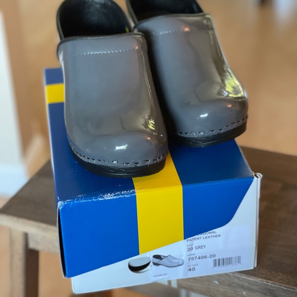 Bjorn Borg Shoes - clog size 40. Polished gray. Never worn, new in box, no smoke no pets